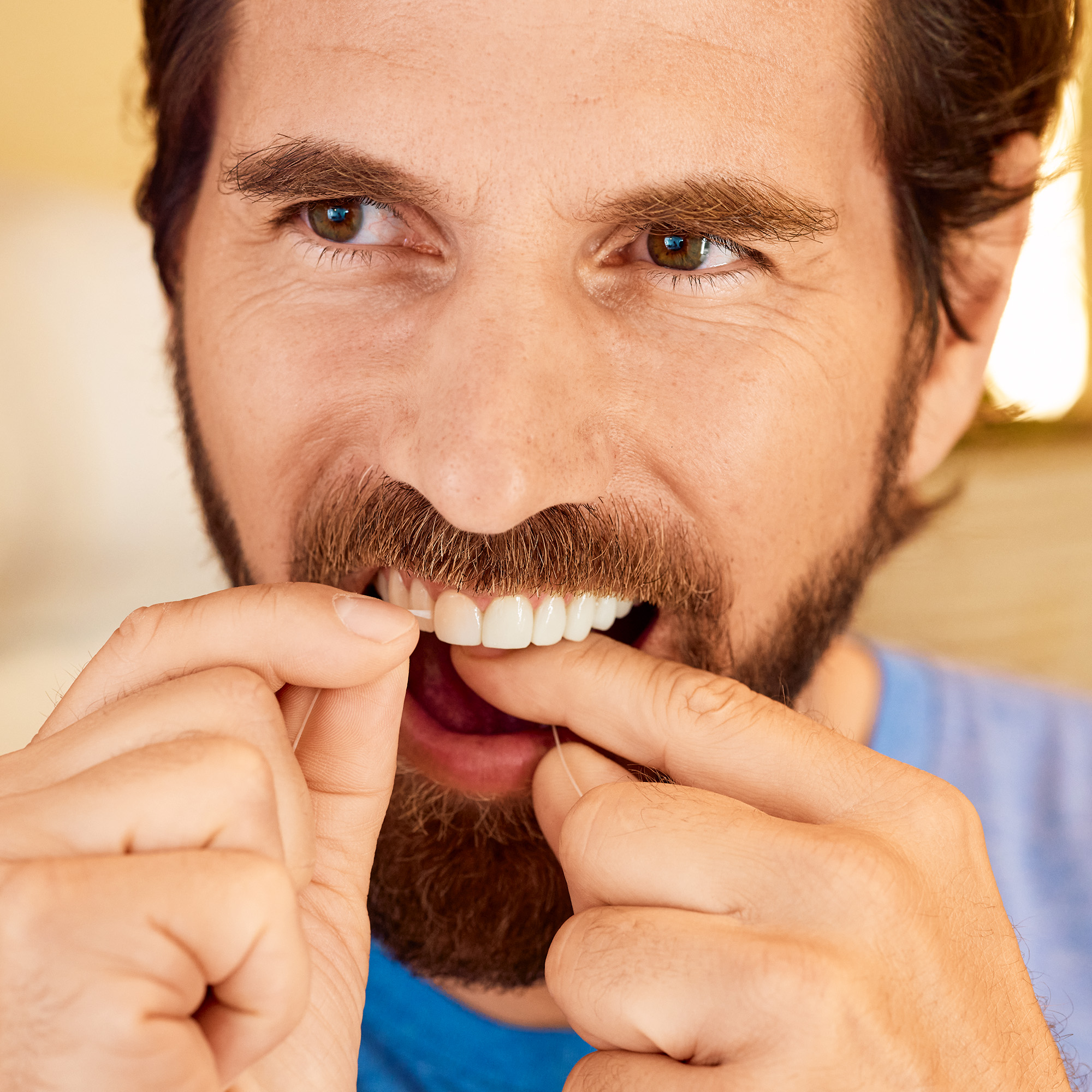 Dentifrice en fil dentaire minéral